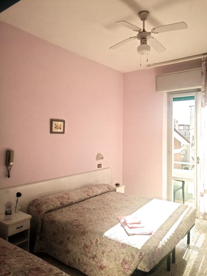 Hotel Villa Donati Viserbella di Rimini Exterior foto